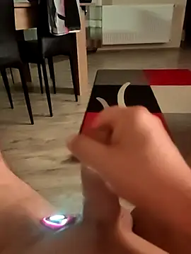 Szeltolo001 online show from March 12, 2:06 am