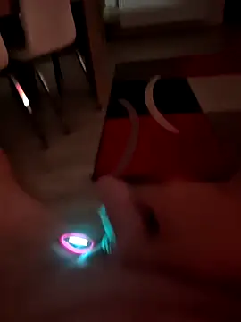 Szeltolo001 online show from April 22, 1:56 am