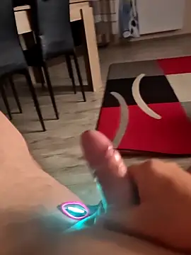 Szeltolo001 online show from March 31, 10:45 pm