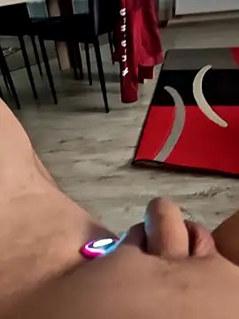 Szeltolo001 online show from March 2, 3:18 am