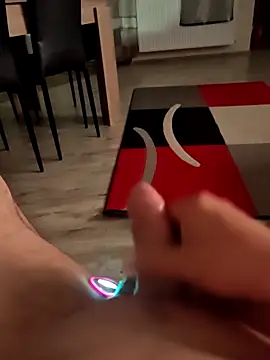 Szeltolo001 online show from March 17, 12:57 am