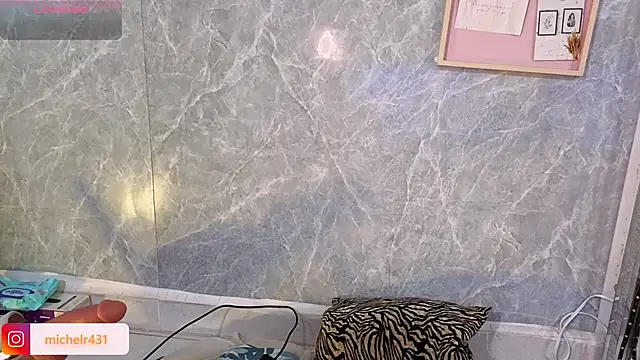 Mia  reys online show from March 25, 12:48 pm