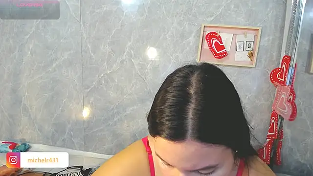 Mia  reys online show from February 13, 1:22 pm