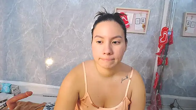 Mia  reys online show from February 21, 12:29 pm