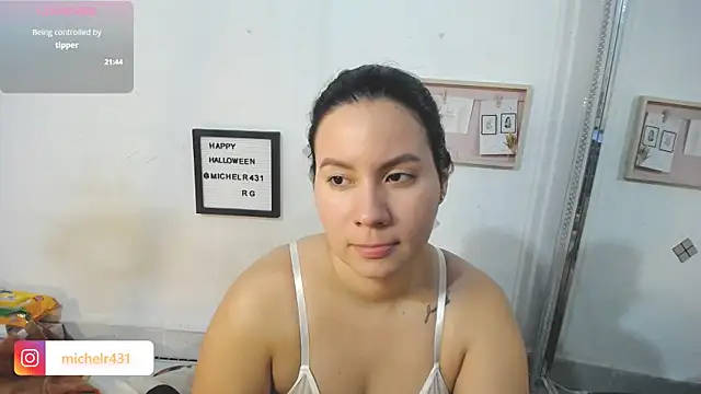 Mia  reys online show from November 18, 11:35 am