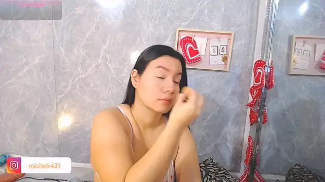 Mia  reys online show from February 18, 1:18 pm