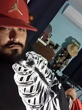 GILBERTHOR92 online show from December 18, 8:52 am