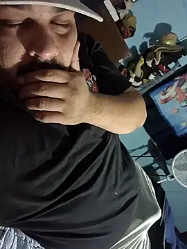 GILBERTHOR92 online show from December 2, 7:10 am