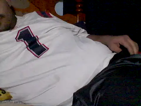 Snapshot of GILBERTHOR92 chatting on February 9, 8:12 am GILBERTHOR92 online show from February 9, 8:12 am