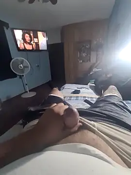 Snapshot of GILBERTHOR92 chatting on February 6, 4:08 am GILBERTHOR92 online show from February 6, 4:08 am