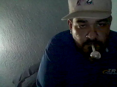 Snapshot of GILBERTHOR92 chatting on February 18, 4:21 am GILBERTHOR92 online show from February 18, 4:21 am