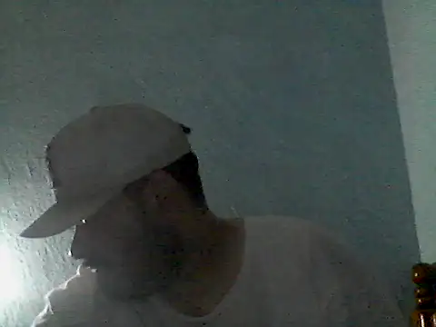 Snapshot of GILBERTHOR92 chatting on February 21, 7:10 am GILBERTHOR92 online show from February 21, 7:10 am