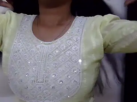 momo lov online show from February 23, 5:12 am