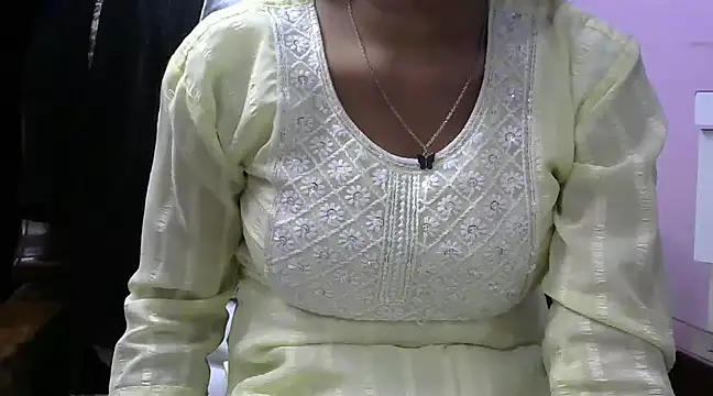 momo lov online show from February 12, 11:18 am