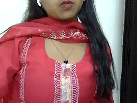 momo lov online show from March 10, 11:45 am