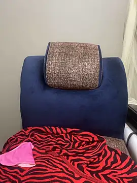 sweet18creamybigpussy online show from November 4, 7:28 pm