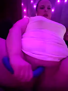 GinAnnTonic online show from February 5, 8:57 pm