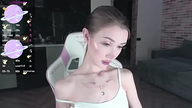 Snapshot of sweetiebones chatting on February 17, 1:55 pm sweetiebones online show from February 17, 1:55 pm