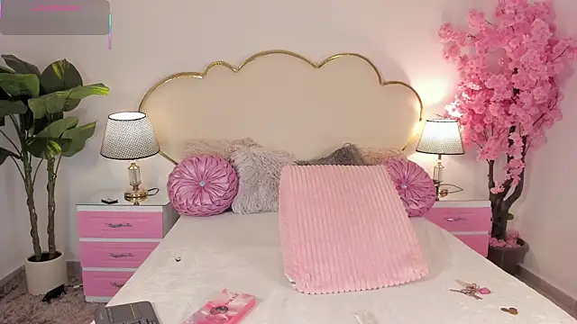 CahitlinBell online show from February 11, 6:57 am