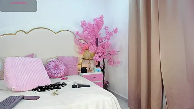 CahitlinBell online show from March 31, 6:15 am