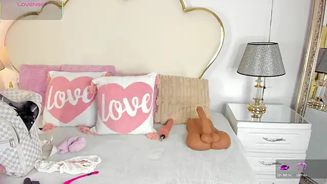 CahitlinBell online show from November 28, 8:47 am