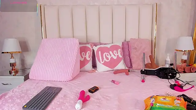 CahitlinBell online show from January 7, 5:56 am