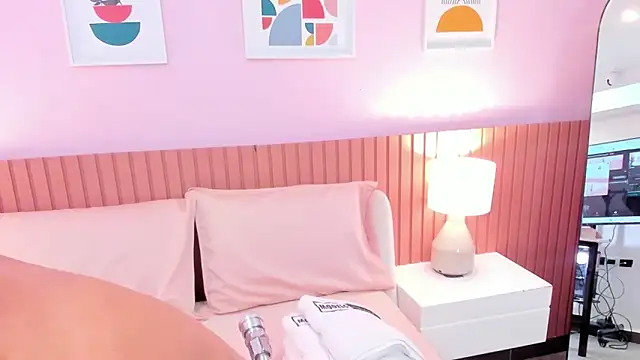 Snapshot of katia_expensive chatting on October 24, 11:42 am katia expensive online show from October 24, 11:42 am