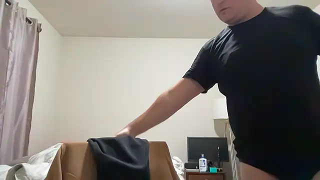 Snapshot of SluggishChase99 chatting on November 23, 3:49 am SluggishChase99 online show from November 23, 3:49 am