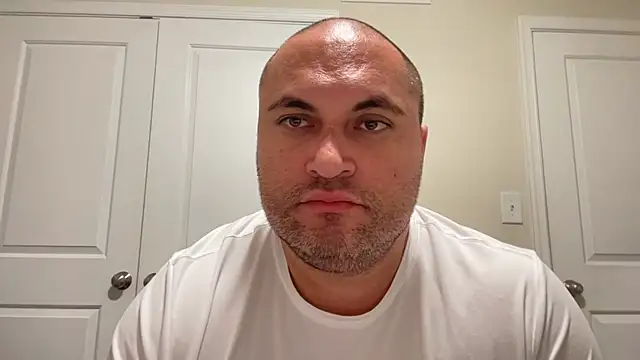 Snapshot of SluggishChase99 chatting on November 12, 4:38 am SluggishChase99 online show from November 12, 4:38 am