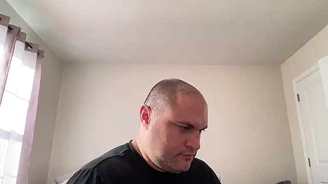 Snapshot of SluggishChase99 chatting on December 16, 3:05 pm SluggishChase99 online show from December 16, 3:05 pm