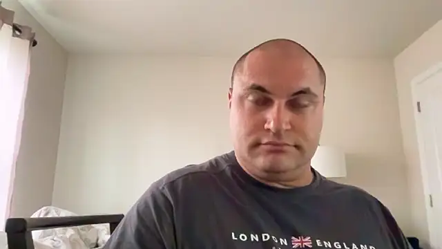 Snapshot of SluggishChase99 chatting on October 23, 8:18 pm SluggishChase99 online show from October 23, 8:18 pm