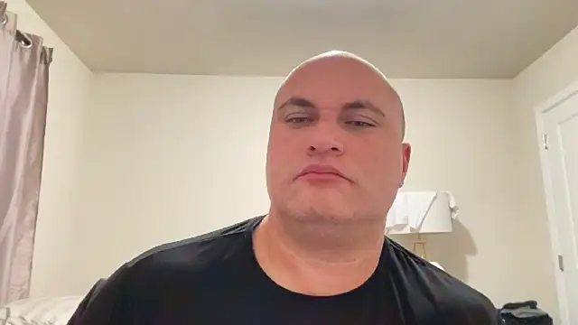 Snapshot of SluggishChase99 chatting on December 1, 11:38 pm SluggishChase99 online show from December 1, 11:38 pm