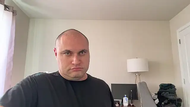 Snapshot of SluggishChase99 chatting on December 3, 5:56 pm SluggishChase99 online show from December 3, 5:56 pm