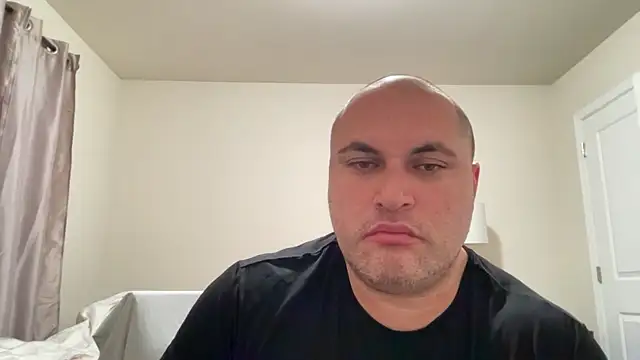 Snapshot of SluggishChase99 chatting on December 14, 11:32 pm SluggishChase99 online show from December 14, 11:32 pm