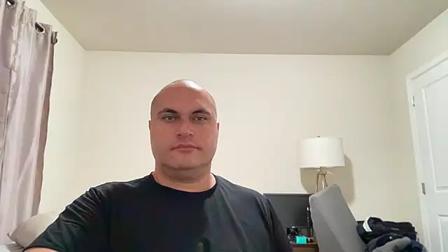 Snapshot of SluggishChase99 chatting on November 7, 3:33 am SluggishChase99 online show from November 7, 3:33 am