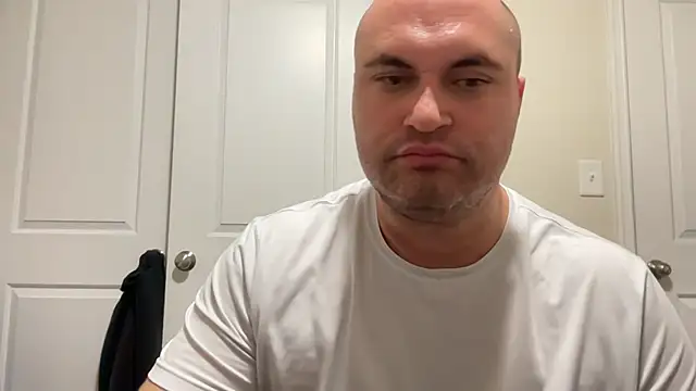 SluggishChase99 online show from April 15, 3:23 am