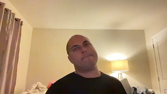 Snapshot of SluggishChase99 chatting on November 2, 3:33 am SluggishChase99 online show from November 2, 3:33 am