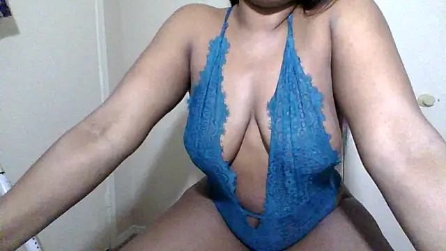 Snapshot of CaylenGee chatting on March 20, 1:02 am CaylenGee online show from March 20, 1:02 am