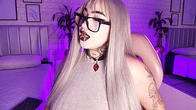bella-green online show from September 17, 7:38 pm