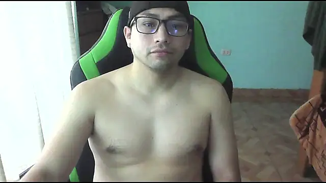 Snapshot of Allen_ibe chatting on December 1, 5:47 pm Allen ibe online show from December 1, 5:47 pm