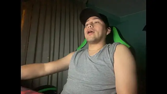 Snapshot of Allen_ibe chatting on December 14, 9:51 am Allen ibe online show from December 14, 9:51 am