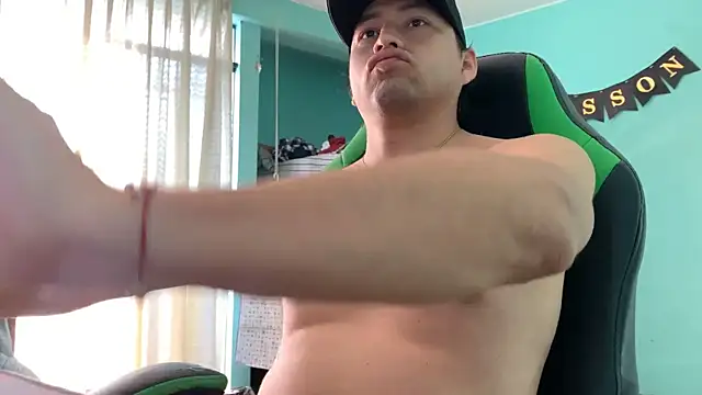 Snapshot of Allen_ibe chatting on February 10, 3:10 pm Allen ibe online show from February 10, 3:10 pm