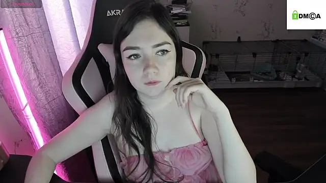 Snapshot of Crazy_forest_fairy chatting on February 23, 2:35 pm Crazy forest fairy online show from February 23, 2:35 pm