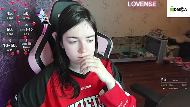 Snapshot of Crazy_forest_fairy chatting on November 3, 10:46 pm Crazy forest fairy online show from November 3, 10:46 pm