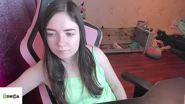 Snapshot of Crazy_forest_fairy chatting on February 1, 9:02 pm Crazy forest fairy online show from February 1, 9:02 pm