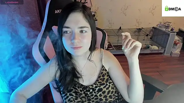 Snapshot of Crazy_forest_fairy chatting on October 9, 9:37 pm Crazy forest fairy online show from October 9, 9:37 pm