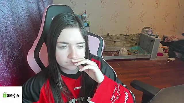 Snapshot of Crazy_forest_fairy chatting on January 13, 4:38 am Crazy forest fairy online show from January 13, 4:38 am