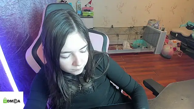 Snapshot of Crazy_forest_fairy chatting on February 11, 1:49 am Crazy forest fairy online show from February 11, 1:49 am