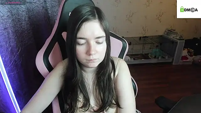 Snapshot of Crazy_forest_fairy chatting on December 3, 10:09 pm Crazy forest fairy online show from December 3, 10:09 pm