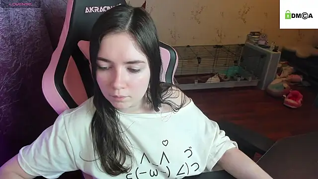 Snapshot of Crazy_forest_fairy chatting on December 20, 2:42 pm Crazy forest fairy online show from December 20, 2:42 pm